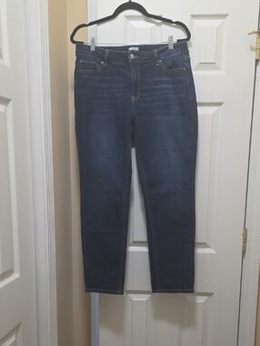 Time and Tru Women's Straight Leg Dark Blue Jeans